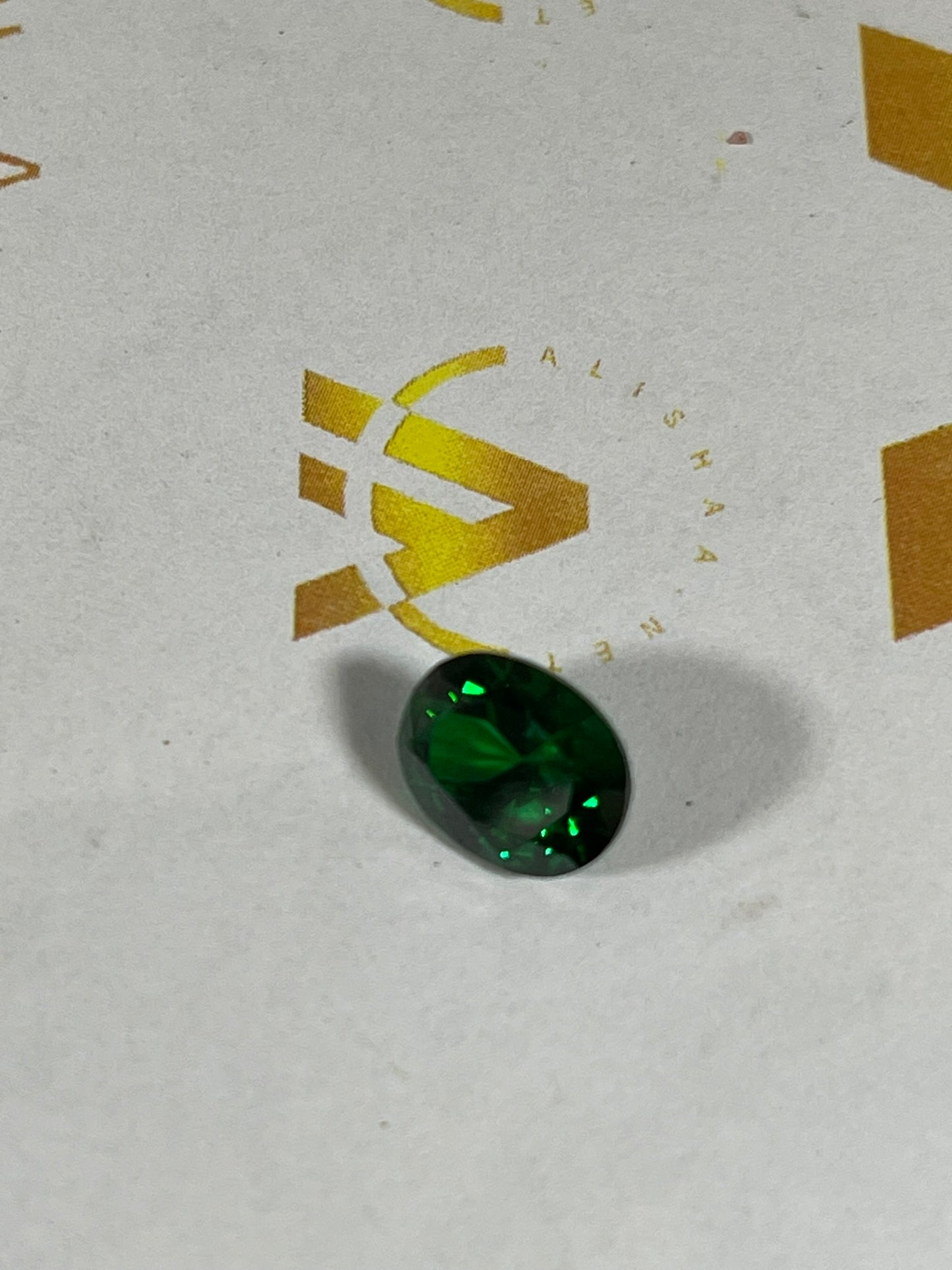 Faceted Green Natural Emerald - 4.25Ct - Oval Cut - VVS Clarity - Very Rare 1pc