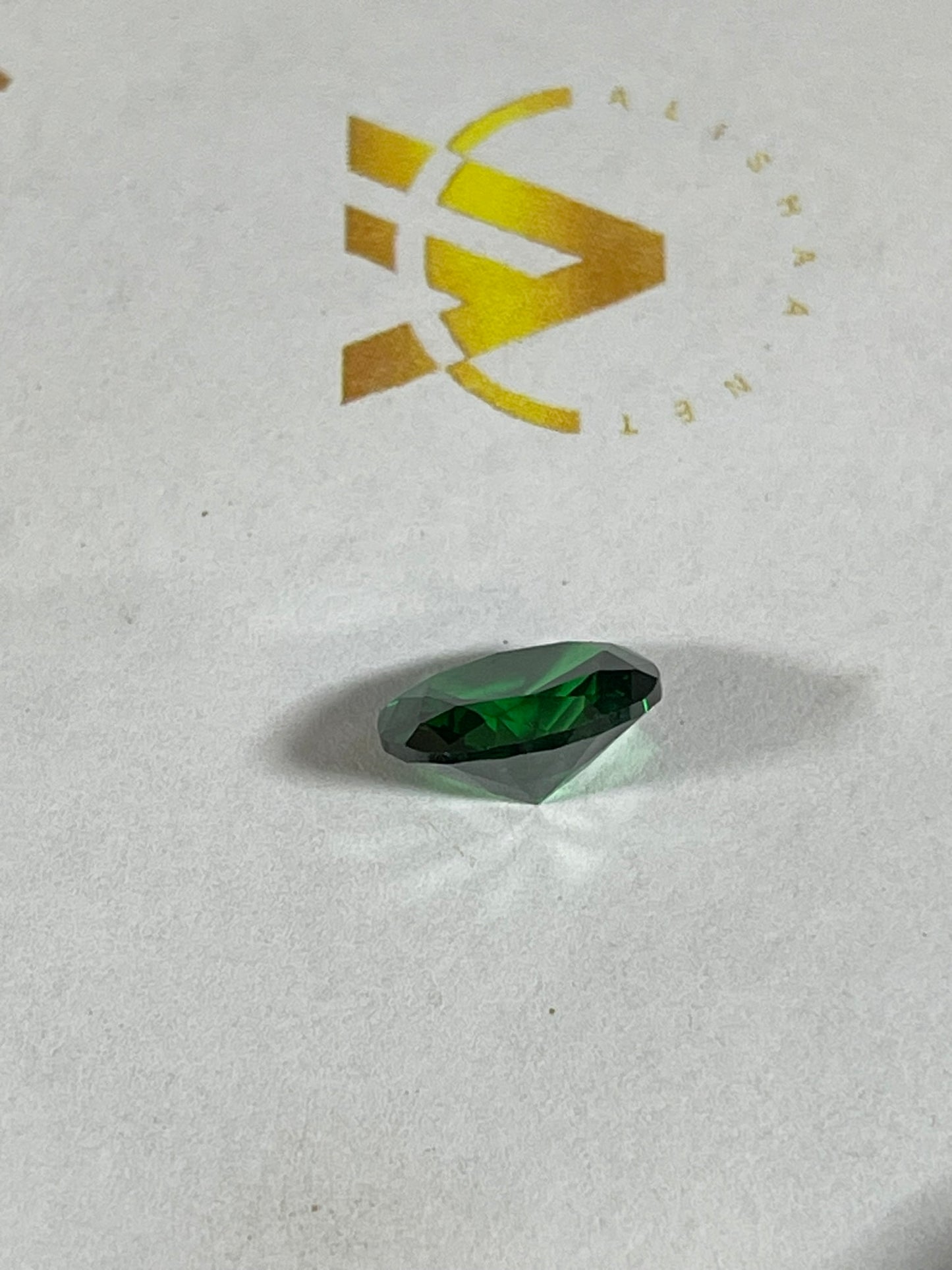 Faceted Green Natural Emerald - 4.25Ct - Oval Cut - VVS Clarity - Very Rare 1pc