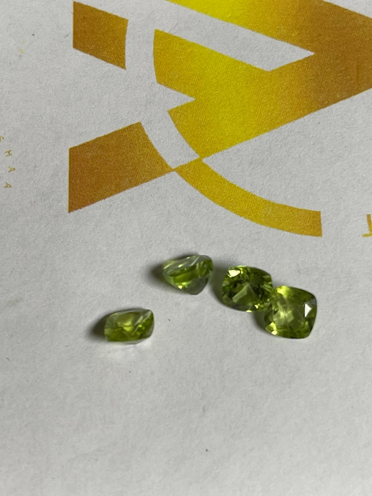 Faceted Peridot - Natural Earth Mined Square Cusion Cut - 1pc - 0.90Ct