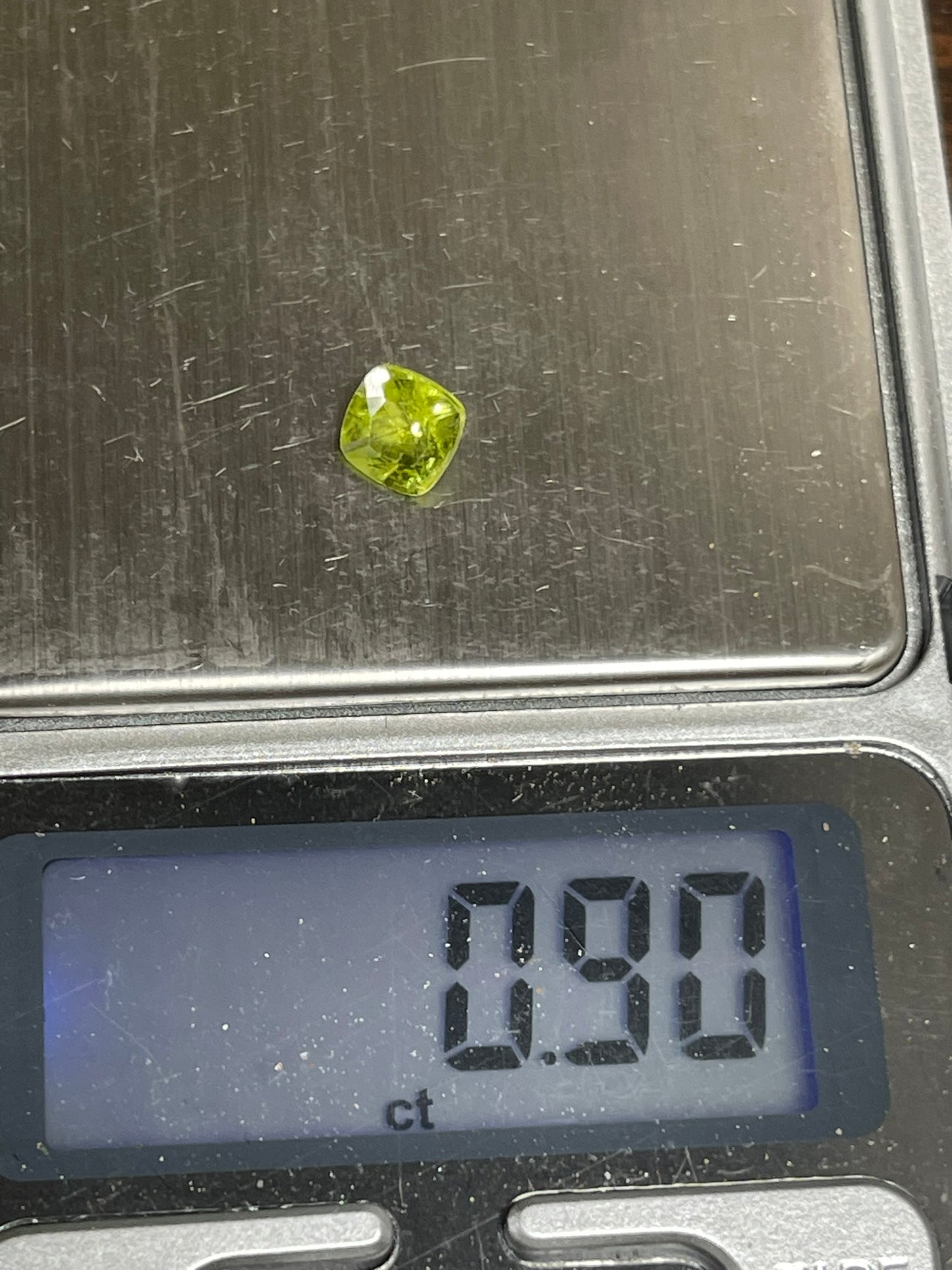 Faceted Peridot - Natural Earth Mined Square Cusion Cut - 1pc - 0.90Ct