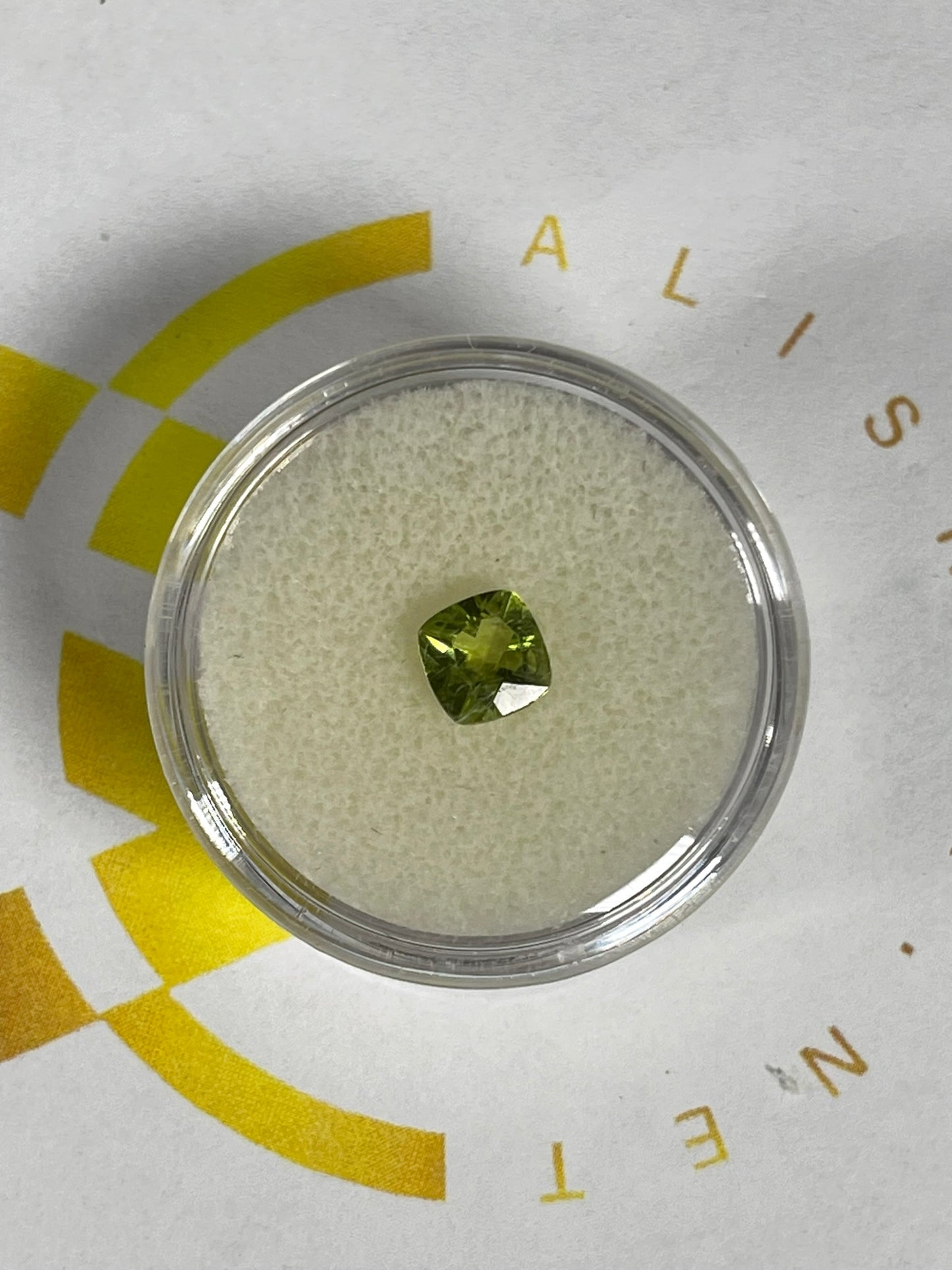 Faceted Peridot - Natural Earth Mined Square Cusion Cut - 1pc - 0.90Ct