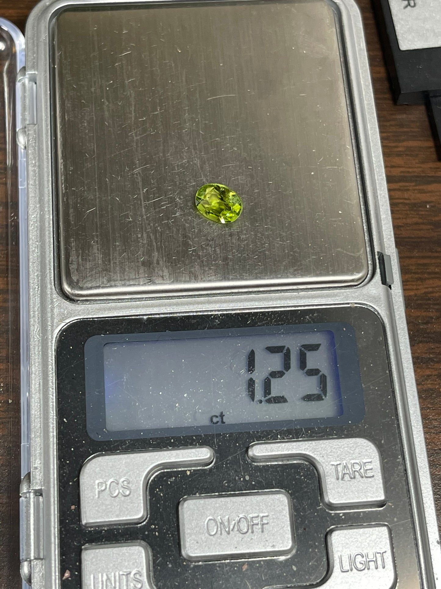 Faceted Peridot - Natural Earth Mined Oval Cut - 1pc - 1.25Ct